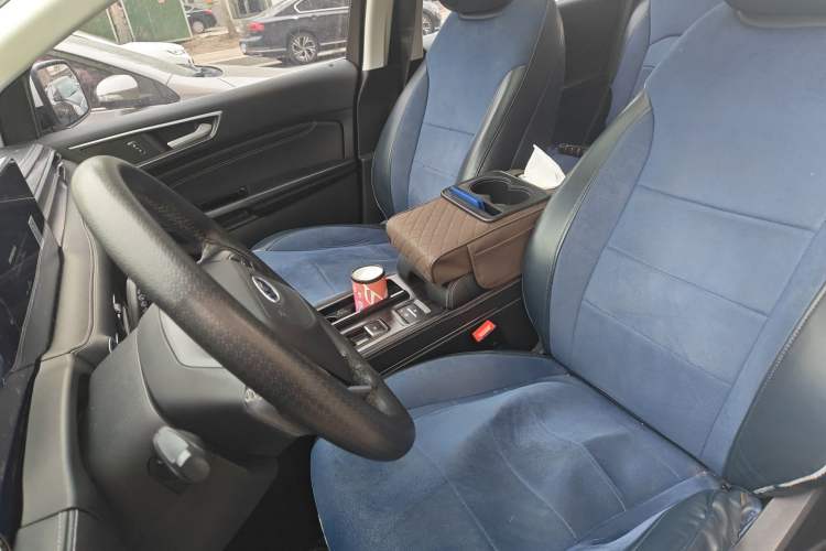 Used Ford Edge 2021 PLUS EcoBoost 245 Two-Wheel-Drive Platinum Edition 5 Seats Left Front Seat