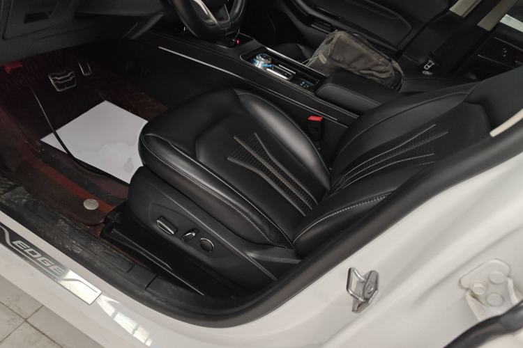 Used Ford Edge 2021 PLUS EcoBoost 245 Two-Wheel-Drive Titanium 7-Seater Left Front Seat