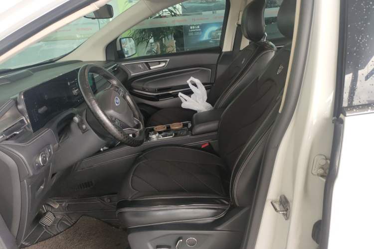 Used Ford Edge 2021 PLUS EcoBoost 245 Two-Wheel-Drive Platinum Edition 5 Seats Left Front Seat