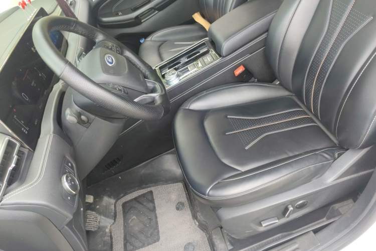 Used Ford Edge 2021 PLUS EcoBoost 245 Two-Wheel-Drive Platinum Edition 5 Seats Left Front Seat