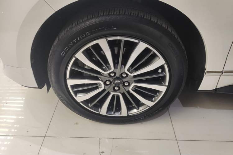 Used Ford Edge 2021 Facelifted PLUS EcoBoost 245 Two-Wheel Drive XLT 7-Seater Left Front Wheel Hub