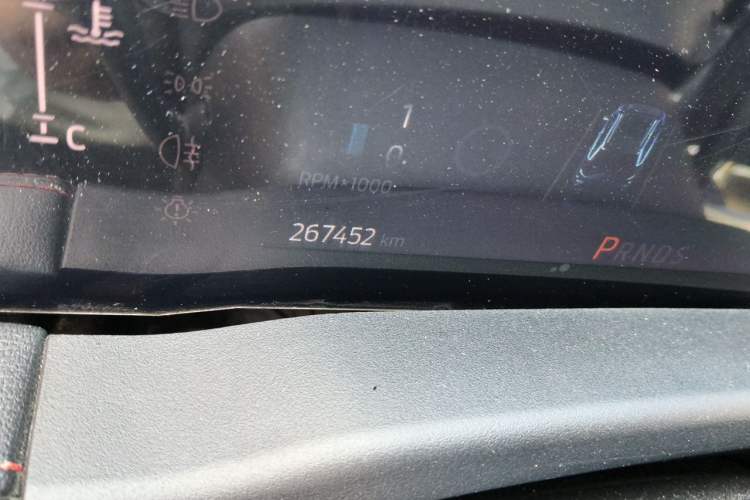 Used Ford Edge 2021 PLUS EcoBoost 245 4x4 ST-Line 7-Seater Odometer Close Up
