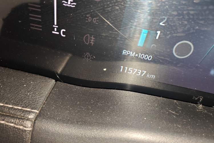 Used Ford Edge 2021 PLUS EcoBoost 245 Two-Wheel-Drive Titanium 7-Seater Odometer Close Up