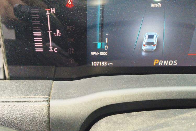 Used Ford Edge 2021 PLUS EcoBoost 245 Two-Wheel-Drive Platinum Edition 5 Seats Odometer Close Up