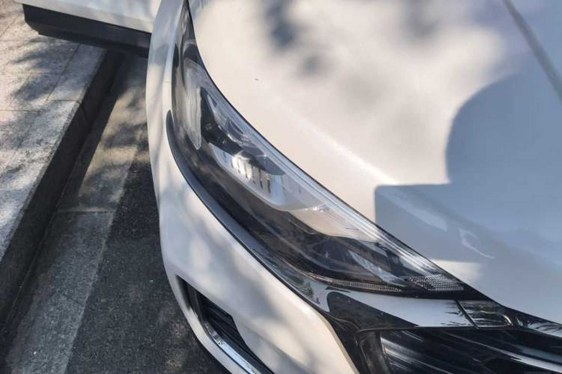 Used Ford Edge 2021 PLUS EcoBoost 245 Two-Wheel-Drive Platinum Edition 5 Seats Right Front Headlight