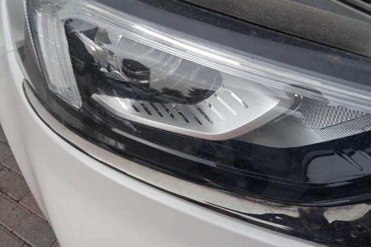 Used Ford Edge 2021 PLUS EcoBoost 245 Two-Wheel-Drive Platinum Edition 5 Seats Right Front Headlight