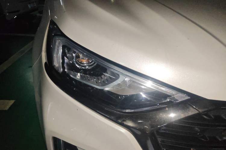 Used Ford Edge 2021 PLUS EcoBoost 245 Two-Wheel-Drive Titanium 7-Seater Right Front Headlight