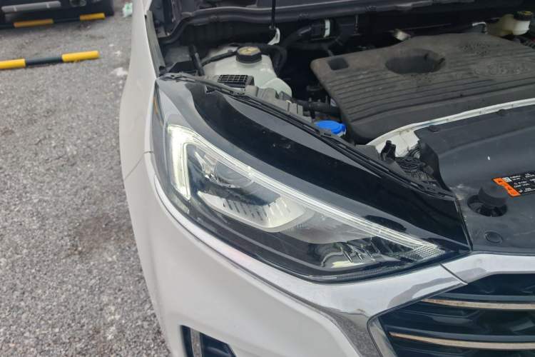 Used Ford Edge 2021 PLUS EcoBoost 245 Two-Wheel-Drive Titanium 7-Seater Right Front Headlight