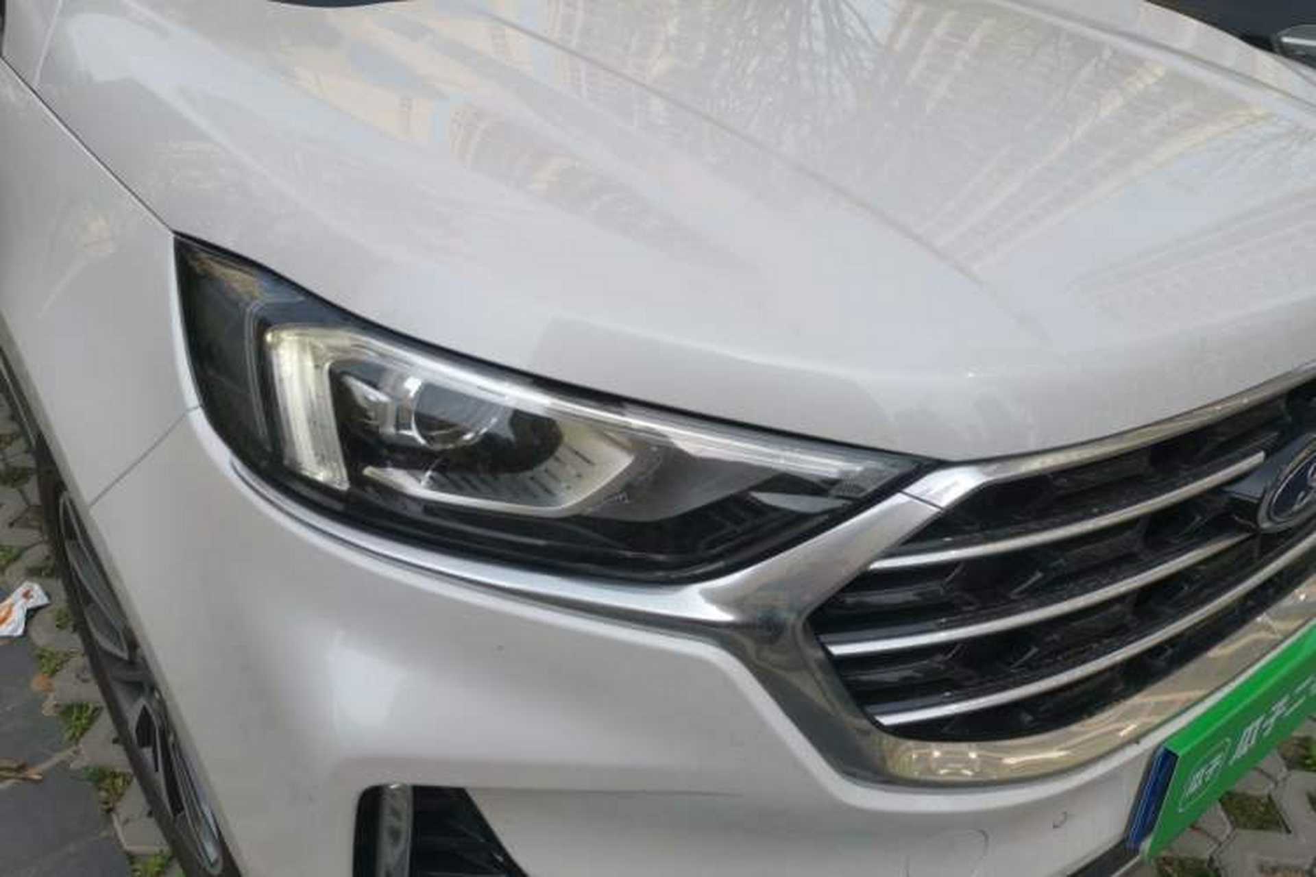 Used Ford Edge 2021 Facelifted PLUS EcoBoost 245 Two-Wheel Drive XLT 7-Seater Right Front Headlight