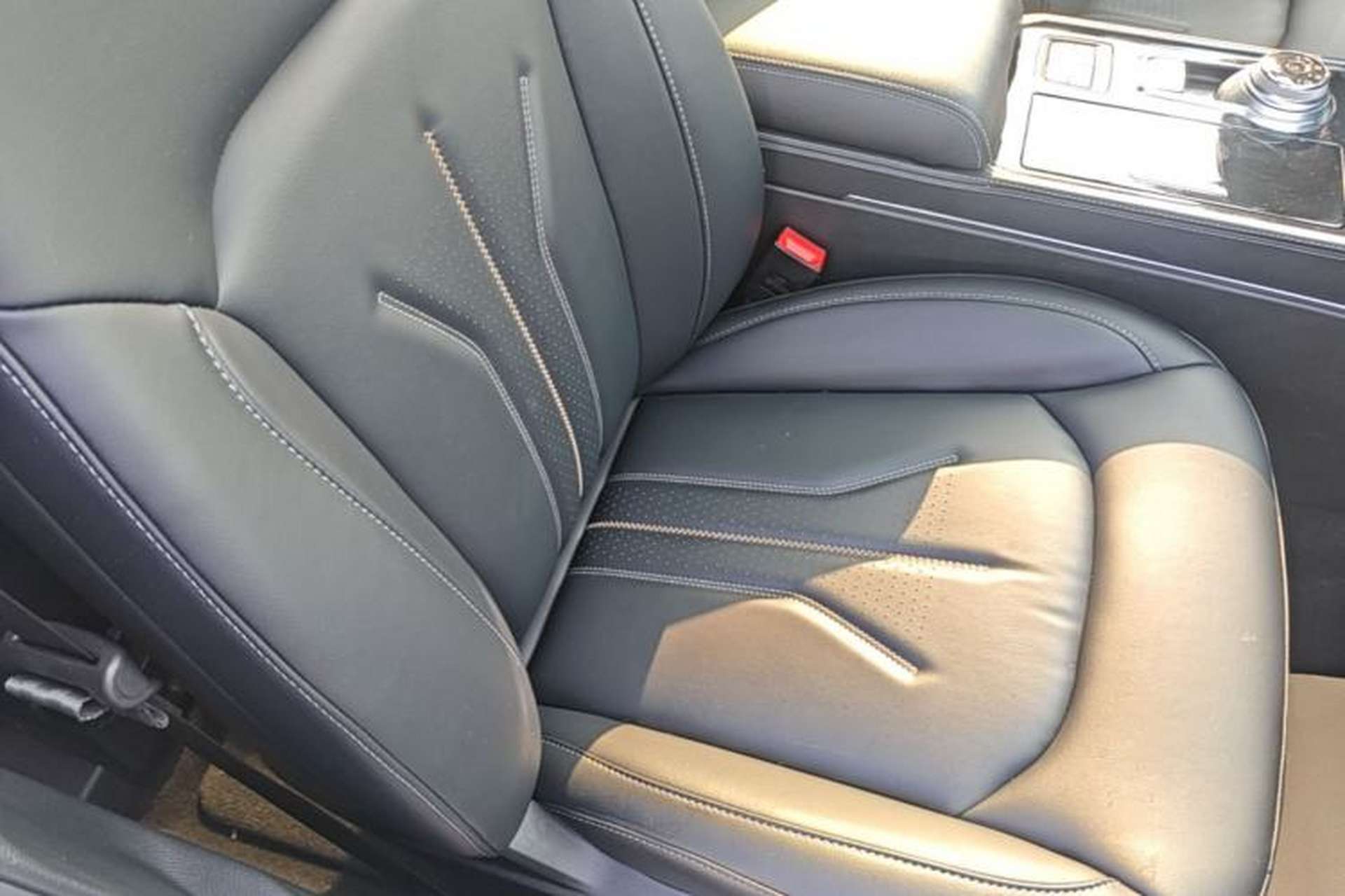 Used Ford Edge 2021 PLUS EcoBoost 245 Two-Wheel-Drive Titanium 7-Seater Right Front Seat