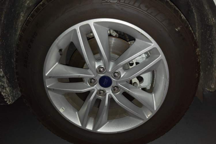 Used Ford Edge 2021 PLUS EcoBoost 245 Two-Wheel-Drive Elite 5-Seater Right Front Wheel Hub