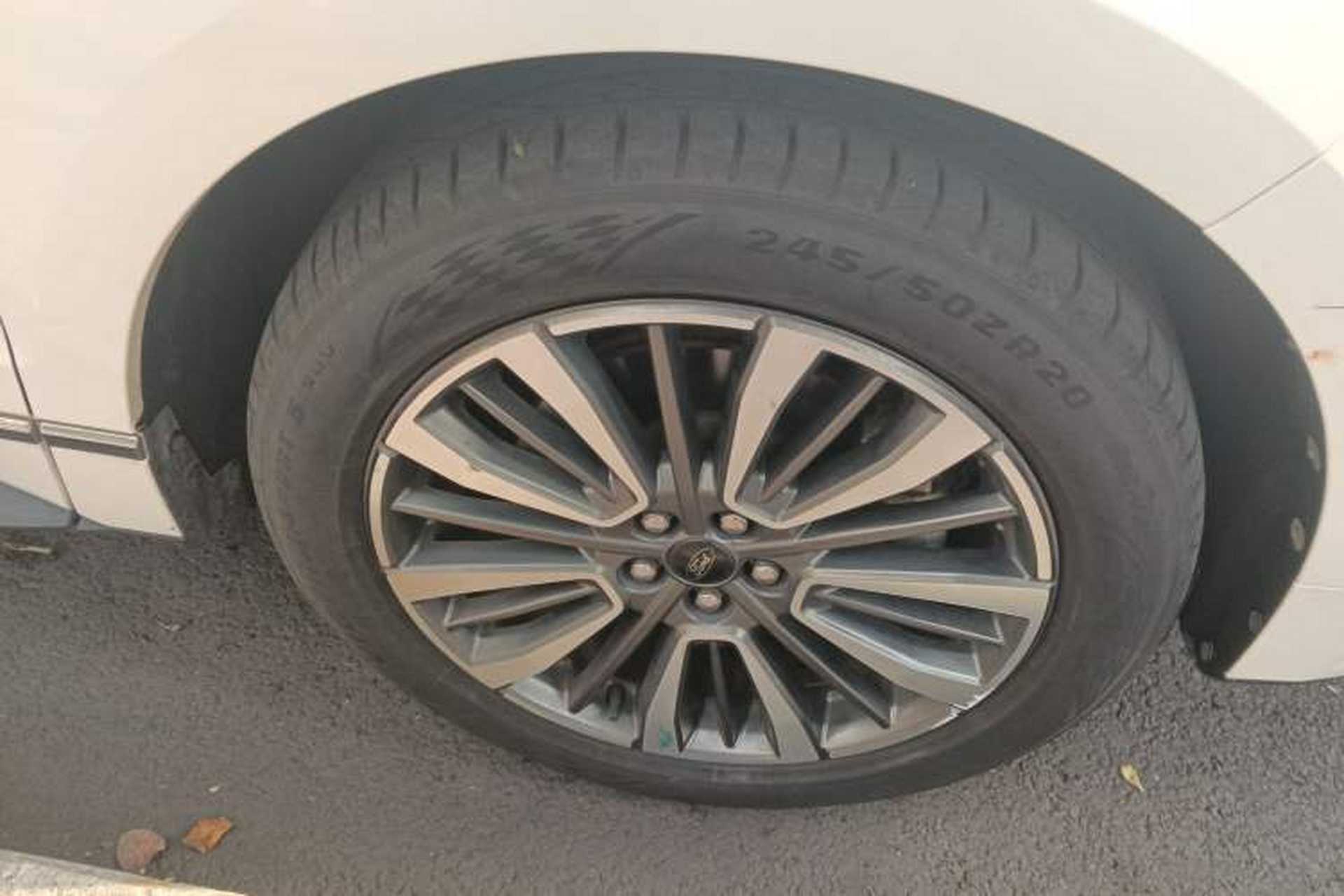 Used Ford Edge 2021 PLUS EcoBoost 245 Two-Wheel-Drive Titanium 7-Seater Right Front Wheel Hub
