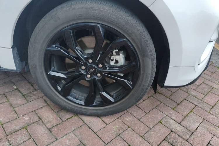 Used Ford Edge 2021 PLUS EcoBoost 245 Two-Wheel-Drive ST-Line 5-Seater Right Front Wheel Hub