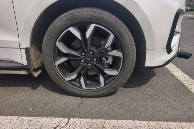 Used Ford Edge 2021 PLUS EcoBoost 245 4x4 ST-Line 7-Seater Right Front Wheel Hub