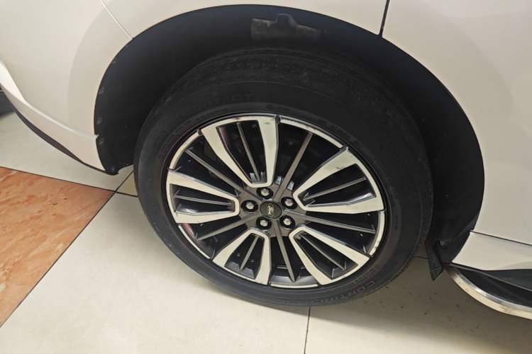 Used Ford Edge 2021 PLUS EcoBoost 245 Two-Wheel-Drive Titanium 7-Seater Right Rear Wheel Hub
