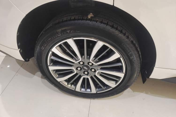 Used Ford Edge 2021 Facelifted PLUS EcoBoost 245 Two-Wheel Drive XLT 7-Seater Right Rear Wheel Hub