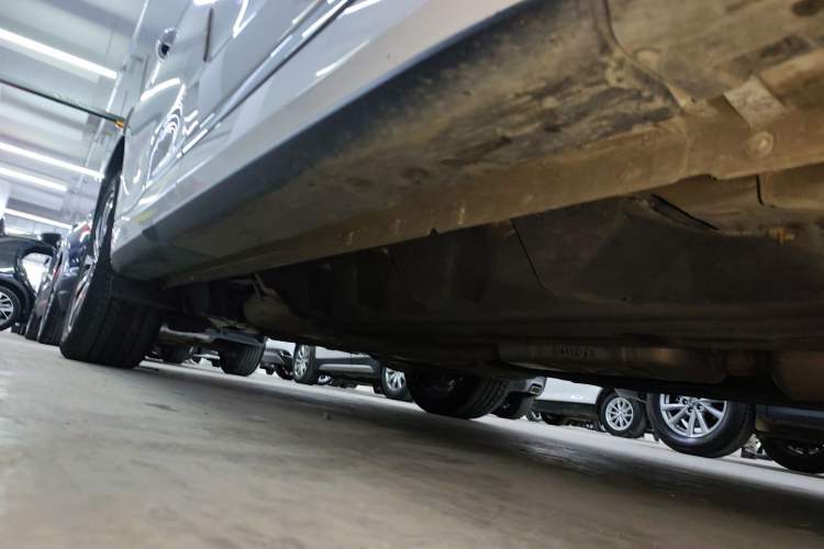 Used Ford Edge 2021 Facelifted PLUS EcoBoost 245 Two-Wheel Drive XLT 7-Seater Right Side Sill