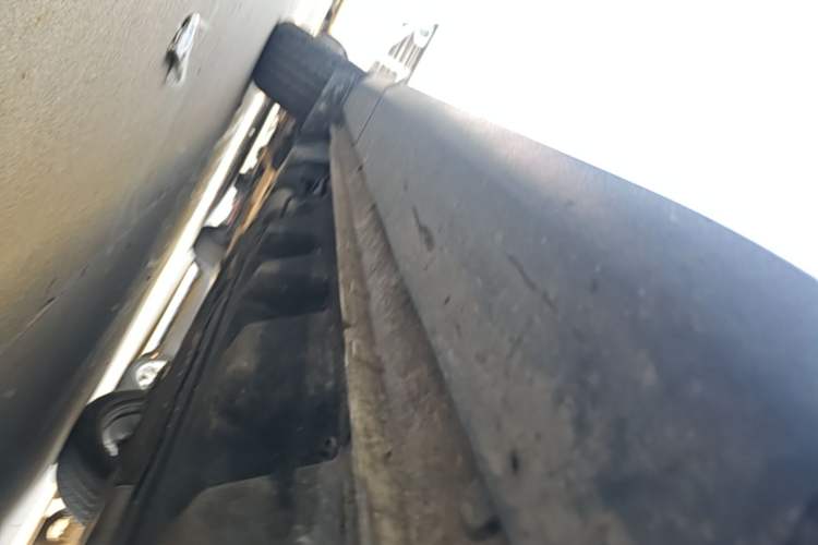 Used Ford Edge 2021 PLUS EcoBoost 245 Two-Wheel-Drive Titanium 7-Seater Right Side Sill