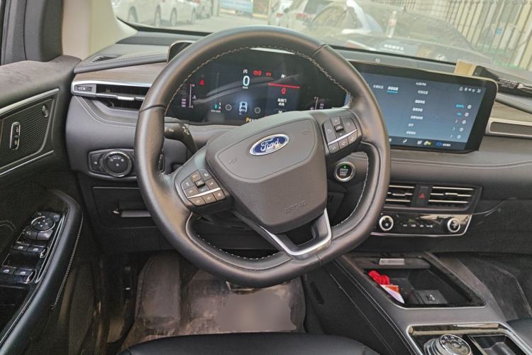 Used Ford Edge 2021 PLUS EcoBoost 245 Two-Wheel-Drive Titanium 7-Seater Steering Wheel