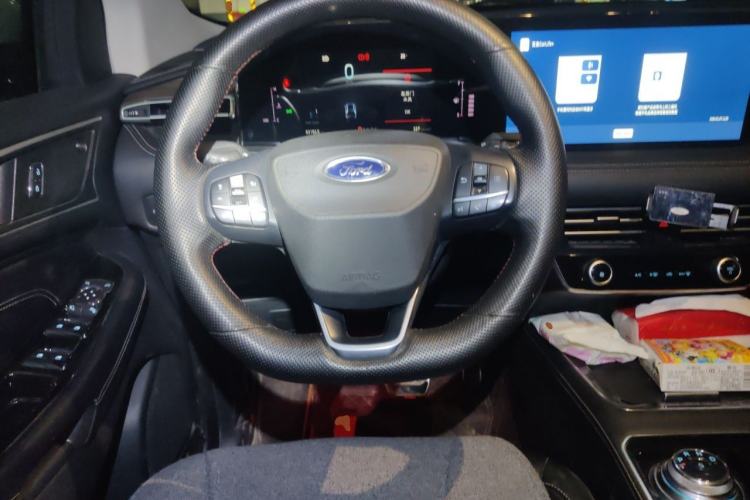 Used Ford Edge 2021 PLUS EcoBoost 245 Two-Wheel-Drive Titanium 7-Seater Steering Wheel