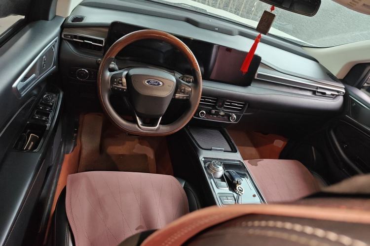 Used Ford Edge 2021 PLUS EcoBoost 245 Two-Wheel-Drive Titanium 7-Seater Steering Wheel