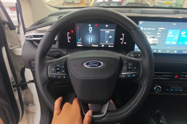 Used Ford Edge 2021 PLUS EcoBoost 245 Two-Wheel-Drive Platinum Edition 5 Seats Steering Wheel