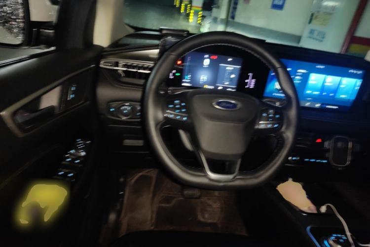 Used Ford Edge 2021 PLUS EcoBoost 245 Two-Wheel-Drive Platinum Edition 5 Seats Steering Wheel