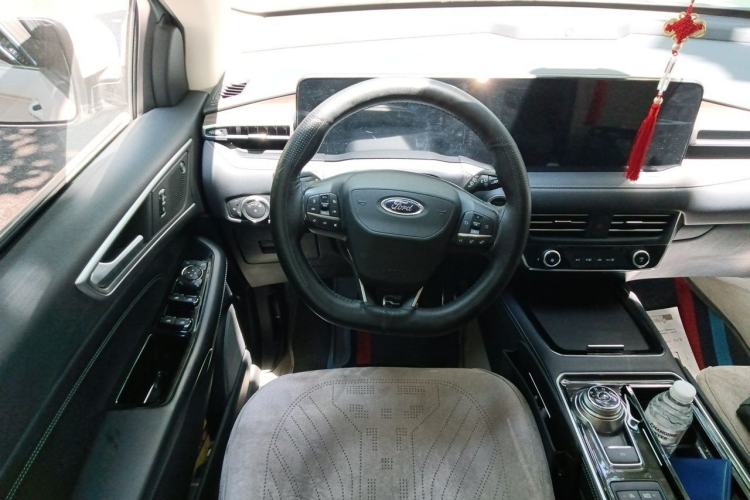 Used Ford Edge 2021 PLUS EcoBoost 245 Two-Wheel-Drive Titanium 7-Seater Steering Wheel