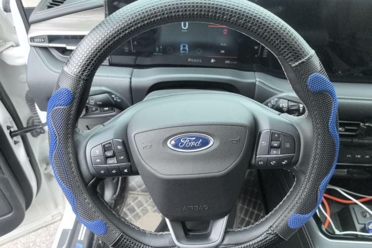 Used Ford Edge 2021 PLUS EcoBoost 245 Two-Wheel-Drive Titanium 7-Seater Steering Wheel