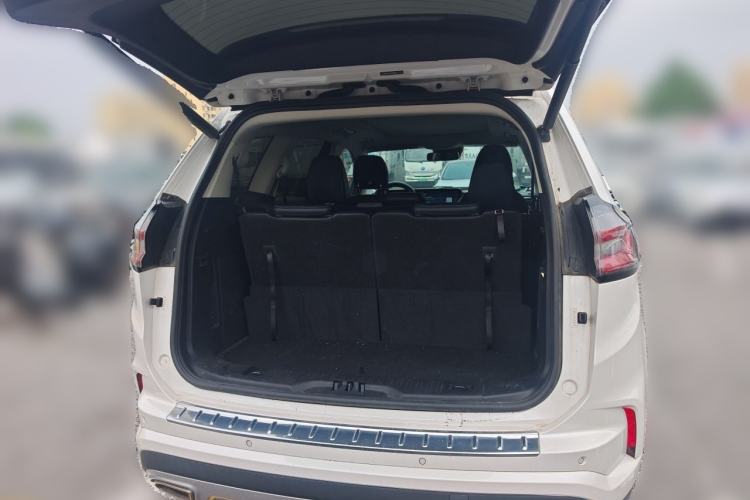 Used Ford Edge 2021 PLUS EcoBoost 245 Two-Wheel-Drive Titanium 7-Seater Trunk
