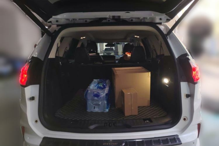 Used Ford Edge 2021 PLUS EcoBoost 245 Two-Wheel-Drive Titanium 7-Seater Trunk