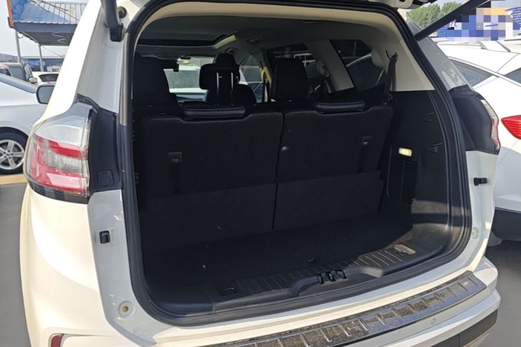 Used Ford Edge 2021 PLUS EcoBoost 245 Two-Wheel-Drive Titanium 7-Seater Trunk