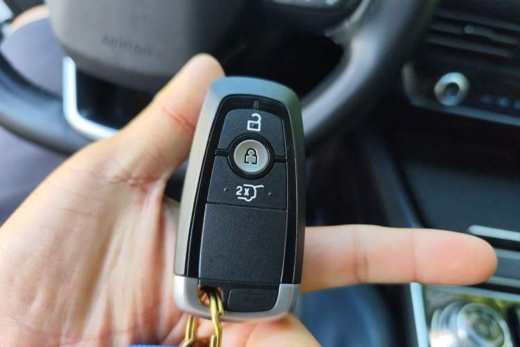 Used Ford Edge 2021 PLUS EcoBoost 245 Two-Wheel-Drive Elite 5-Seater Vehicle Key