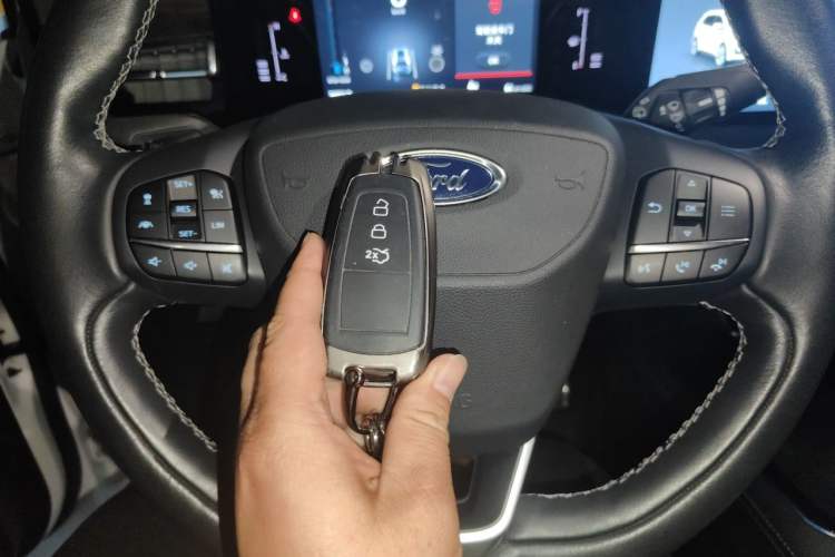 Used Ford Edge 2021 PLUS EcoBoost 245 Two-Wheel-Drive Titanium 7-Seater Vehicle Key