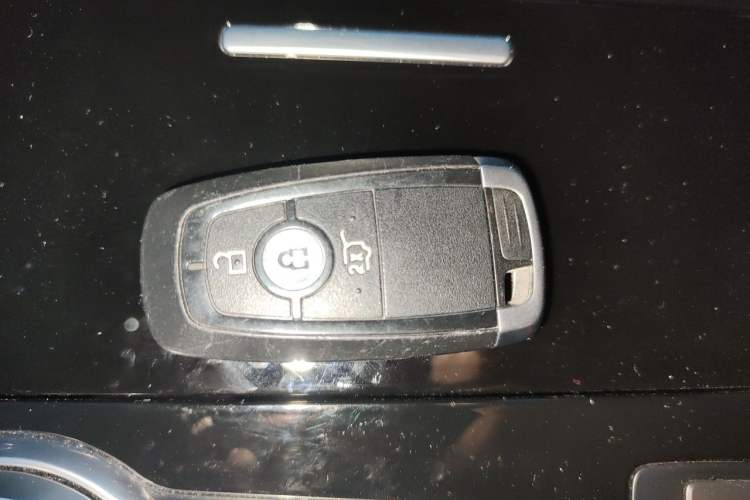 Used Ford Edge 2021 PLUS EcoBoost 245 Two-Wheel-Drive Elite 5-Seater Vehicle Key