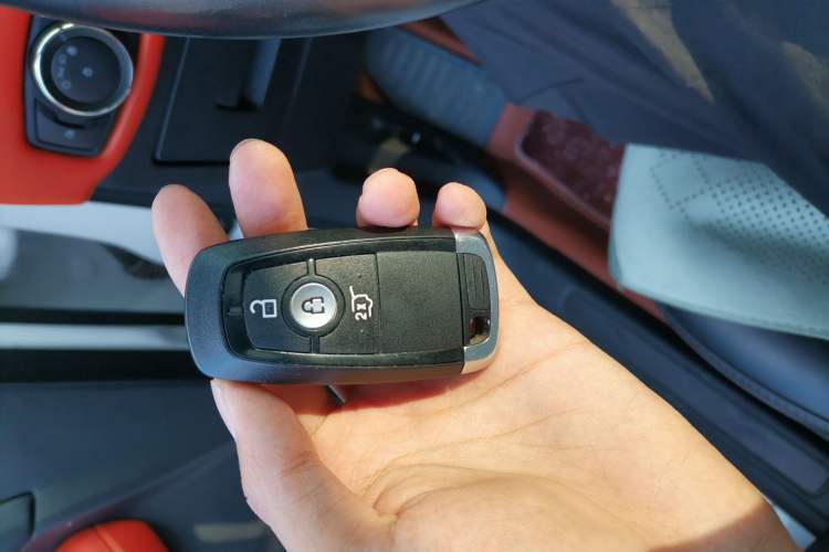 Used Ford Edge 2021 PLUS EcoBoost 245 Two-Wheel-Drive Titanium 7-Seater Vehicle Key
