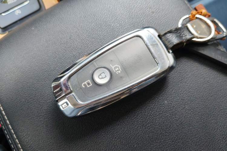 Used Ford Edge 2021 PLUS EcoBoost 245 Two-Wheel-Drive Elite 5-Seater Vehicle Key