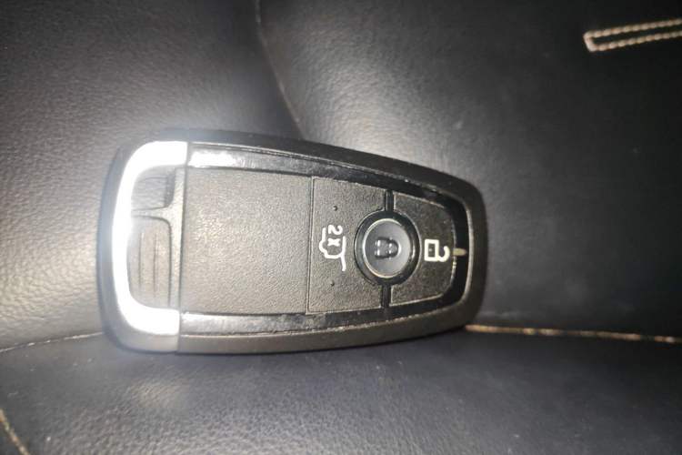 Used Ford Edge 2021 PLUS EcoBoost 245 Two-Wheel-Drive Titanium 7-Seater Vehicle Key