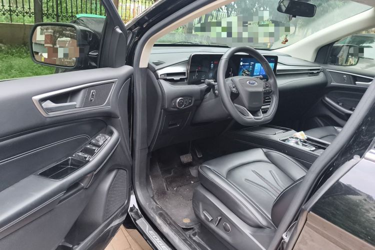 Used Ford Edge 2022 PLUS EcoBoost 245 Four-Wheel Drive Platinum Edition 7-Seater Driver Seat