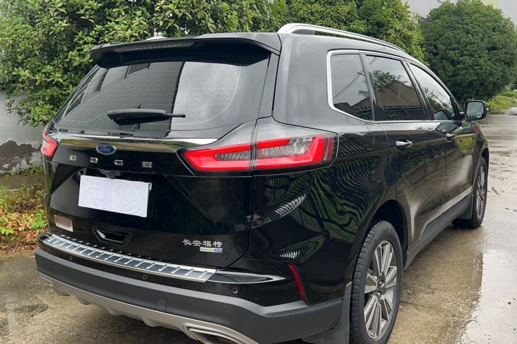 Used Ford Edge 2022 PLUS EcoBoost 245 Four-Wheel Drive Platinum Edition 7-Seater Exterior 3