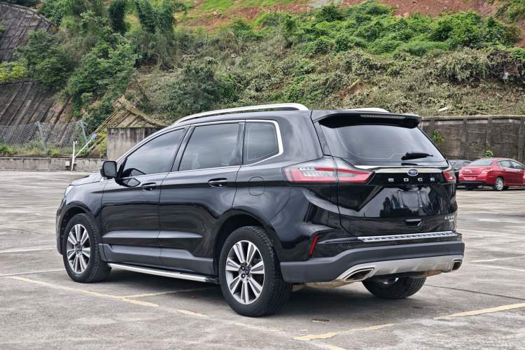 Used Ford Edge 2022 PLUS EcoBoost 245 Four-Wheel Drive Platinum Edition 7-Seater Exterior 3