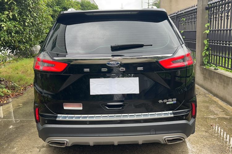Used Ford Edge 2022 PLUS EcoBoost 245 Four-Wheel Drive Platinum Edition 7-Seater Exterior 4