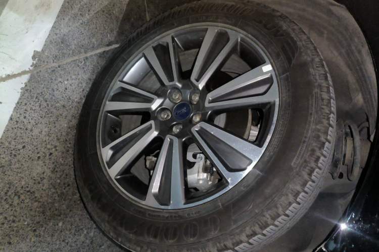 Used Ford Edge 2022 PLUS EcoBoost 245 Four-Wheel Drive Platinum Edition 7-Seater Exterior 7