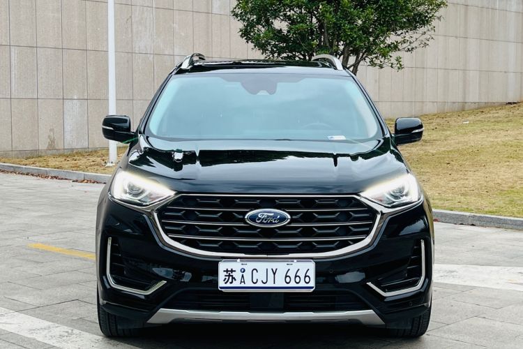 Used Ford Edge 2022 PLUS EcoBoost 245 Four-Wheel Drive Platinum Edition 7-Seater Front