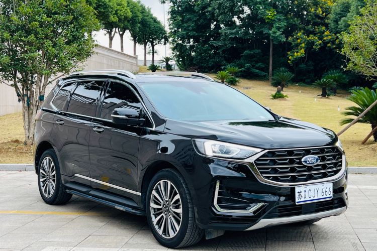 Used Ford Edge 2022 PLUS EcoBoost 245 Four-Wheel Drive Platinum Edition 7-Seater Front Right 45 Deg