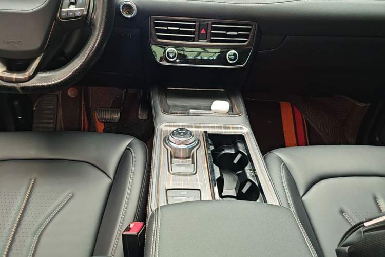 Used Ford Edge 2022 PLUS EcoBoost 245 Four-Wheel Drive Platinum Edition 7-Seater Gear Lever