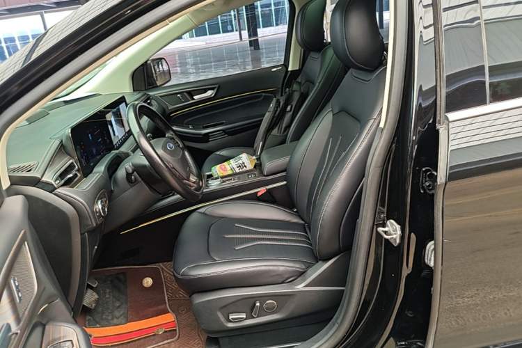 Used Ford Edge 2022 PLUS EcoBoost 245 Four-Wheel Drive Platinum Edition 7-Seater Left Front Seat