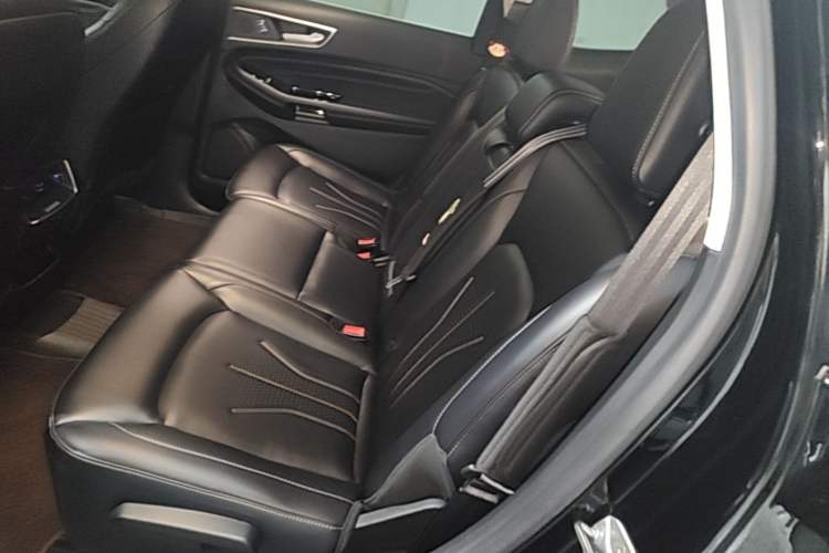Used Ford Edge 2022 PLUS EcoBoost 245 Four-Wheel Drive Platinum Edition 7-Seater Left Rear Seat