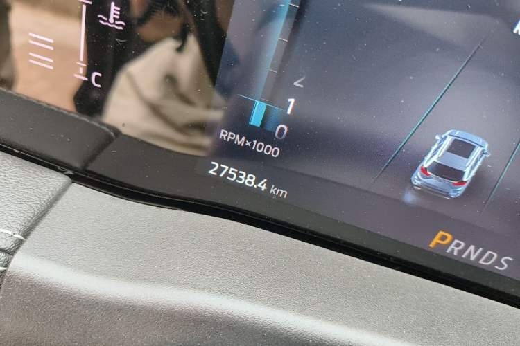 Used Ford Edge 2022 PLUS EcoBoost 245 Four-Wheel Drive Platinum Edition 7-Seater Odometer Close Up