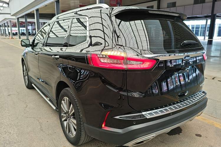 Used Ford Edge 2022 PLUS EcoBoost 245 Four-Wheel Drive Platinum Edition 7-Seater Rear Left 45 Deg